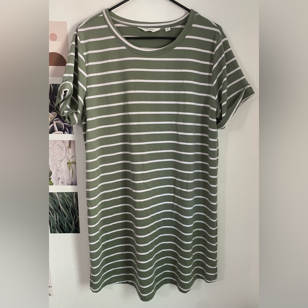 ✨Candace Cameron Bure Olive Striped Tee✨